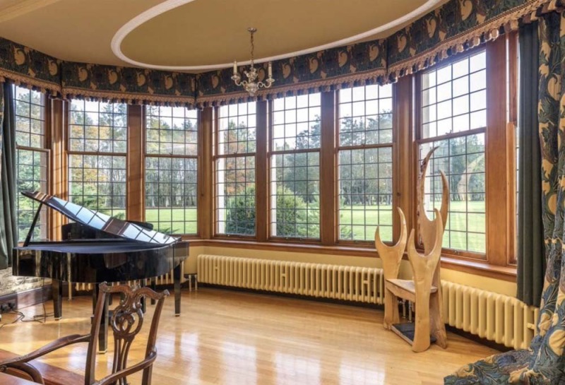 Three-Curve-Throne-Boquhan-House